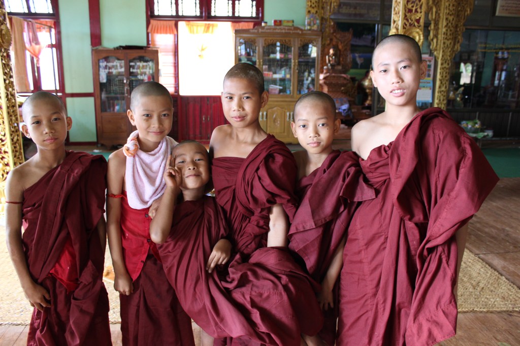 Some novice monks I met while exploring.